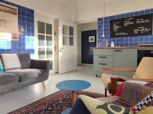 Apartment in former Bathhouse. Free Parking
