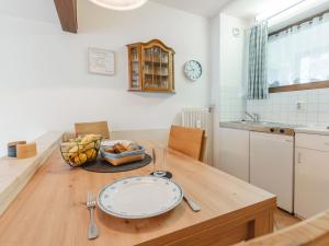 Kuchyňa alebo kuchynka v ubytovaní Apartment Sepp by Interhome