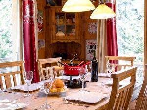 Juomia majoituspaikassa Chalet Miranda by Interhome