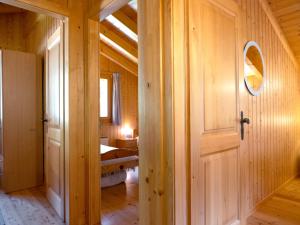 Kylpyhuone majoituspaikassa Chalet Miranda by Interhome