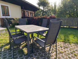 Zahrada ubytování Apartment Bauernhof Gasteg-2 by Interhome