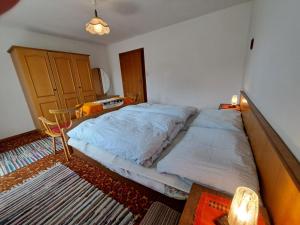 Łóżko lub łóżka w pokoju w obiekcie Apartment Straif by Interhome