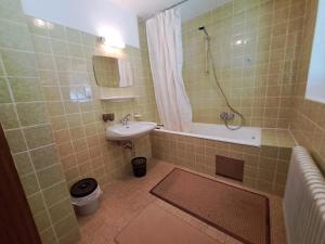 Łazienka w obiekcie Apartment Straif by Interhome