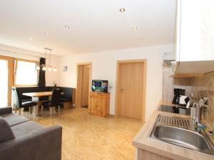 Η κουζίνα ή μικρή κουζίνα στο Apartment Hanna by Interhome