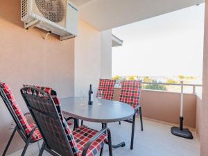 Balkón nebo terasa v ubytování Apartment Mlasina-4 by Interhome