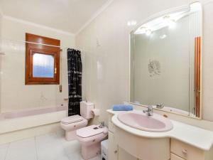 Kúpeľňa v ubytovaní Villa Masboquera by Interhome