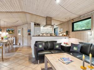 Loungen eller baren på Holiday Home Aiko - 375m from the sea in Sealand by Interhome