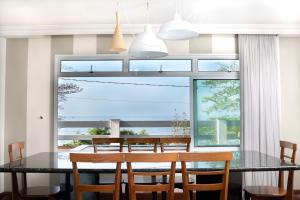 Ảnh trong thư viện ảnh của Casa de 850m2 e piscina na Praia de Santa Helena. ở Anchieta