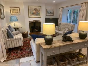 A seating area at Hornbeam Cottage