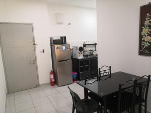Kuchyň nebo kuchyňský kout v ubytování Hamin De Thor Homestay-Benoni Garden Apartment + 4 fotografie