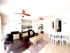 A kitchen or kitchenette at Duquesa del Mar