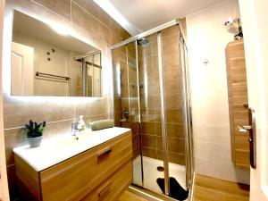 A bathroom at Duquesa del Mar