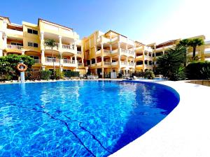 The swimming pool at or close to Duquesa del Mar