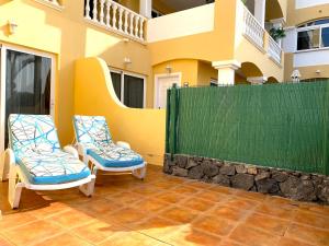 A seating area at Duquesa del Mar