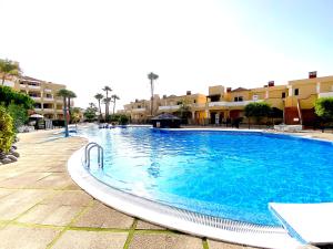 The swimming pool at or close to Duquesa del Mar