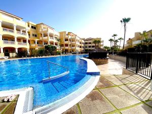 The swimming pool at or close to Duquesa del Mar