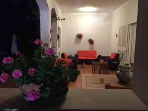 A seating area at Villa sul mare Rosa Marina
