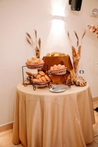 Comida no hotel ou em algum lugar perto