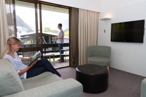 TV o dispositivi per l'intrattenimento presso Scenic Hotel Franz Josef Glacier