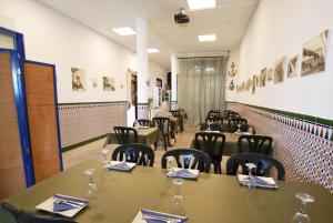 Restaurace v ubytování Hotel Tres Leones