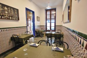 Restaurace v ubytování Hotel Tres Leones