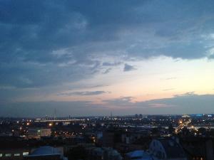 Pogled na izlazak ili zalazak sunca iz ili blizu apartmana