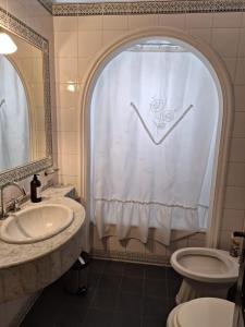 Phòng tắm tại Posada del Cerro +7 ảnh