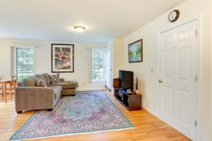 Φωτογραφία από το άλμπουμ του Charming Chester Apartment Steps to Main Street! σε Chester