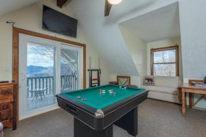 Φωτογραφία από το άλμπουμ του The Lazy Moose Long-range Mountain Views, Game Room σε Old Fort