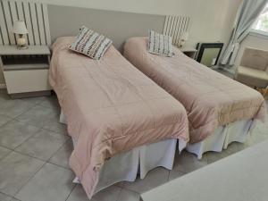 Ein Bett oder Betten in einem Zimmer der Unterkunft Departamento Quinta Parque
