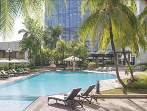 Bazén v ubytování New World Makati Hotel, Manila nebo v jeho okolí