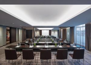 Restaurace v ubytování New World Makati Hotel, Manila