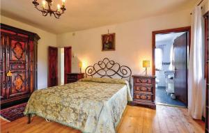 A bed or beds in a room at Villa Cicogna