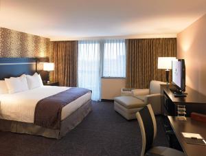 Postel nebo postele na pokoji v ubytování The Strathallan - a DoubleTree by Hilton + 37 fotografií
