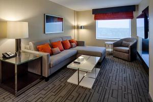 Posezení v ubytování DoubleTree by Hilton Hotel Bristol