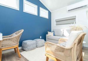Ein Sitzbereich in der Unterkunft Sugarloaf Key RV Resort & Cottages