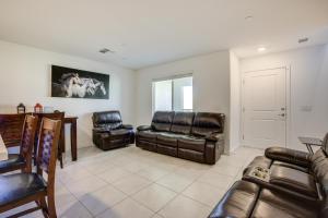 Comfy Las Vegas Retreat about 7 Mi to The Strip!