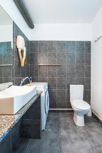 Koupelna v ubytování Studio élégant Marina du Gosier avec citerne