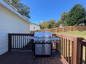 Foto de la galería de 5BR 4B Huge Space with 2 Level Game Barn en Greenville