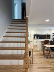 Una cocina o kitchenette en 5BR 4B Huge Space with 2 Level Game Barn
