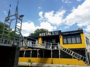 Το κτήριο όπου στεγάζεται  το hostel