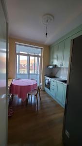 Кухня или кухненски бокс в Sias Apartments Korce