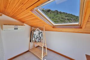 Nespecifikovaný výhled na hory nebo výhled na hory při pohledu z apartmánu