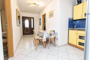 Kuchyň nebo kuchyňský kout v ubytování Apartment Goran