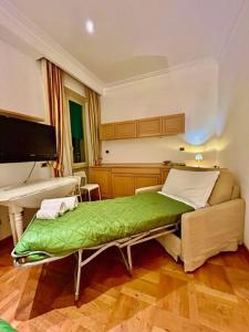 Tempat tidur dalam kamar di Auditorium Maxxi luxury suite Roma