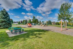 A garden outside Luxury Prairie Retreat 5 Min from Madison!