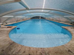 Gallery image of Maison Spacieuse en Village, Équipée et Confortable, avec Accès Rivière et Garage. - FR-1-611-93 in Louvemont