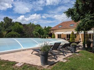 Gallery image of Maison Spacieuse en Village, Équipée et Confortable, avec Accès Rivière et Garage. - FR-1-611-93 in Louvemont +27 photos