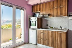 Η κουζίνα ή μικρή κουζίνα στο Luxury villa with a swimming pool Split - 20334