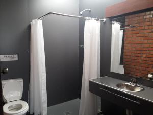 Gallery image of Onkel Inn Wagon Sleepbox Uyuni in Uyuni